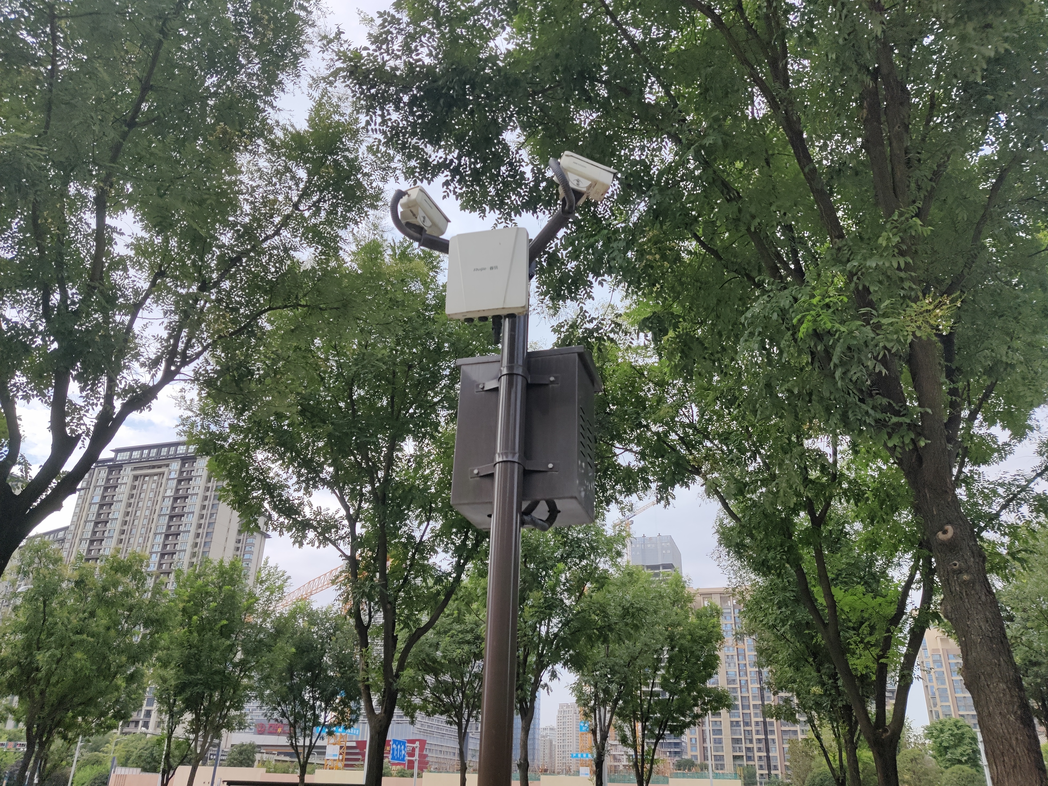 自然景區(qū)如何用AI視頻分析報警系統(tǒng)管理？