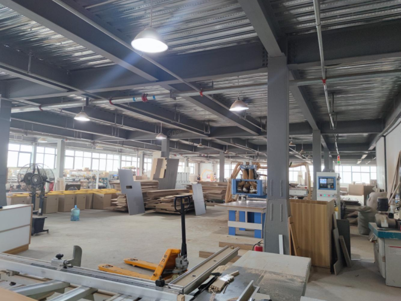 西安典致家具工廠監(jiān)控系統(tǒng)安裝中，感謝信任！