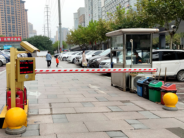 室外停車場充電樁視頻監(jiān)控系統(tǒng)防盜防火功能守護車輛安全