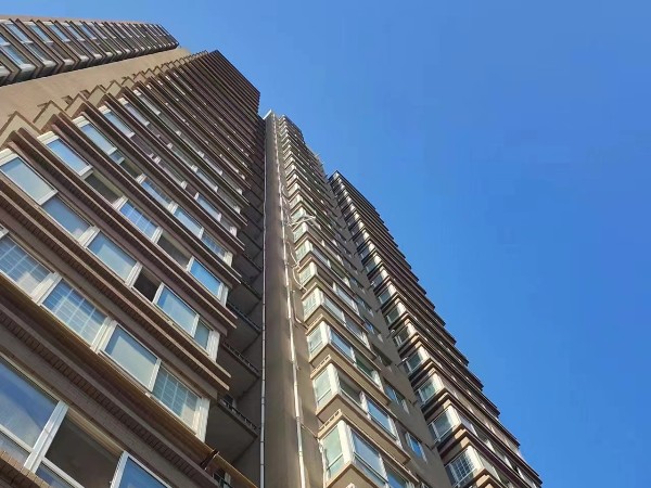 安裝高空拋物監(jiān)控?cái)z像頭，保護(hù)人們頭頂安全